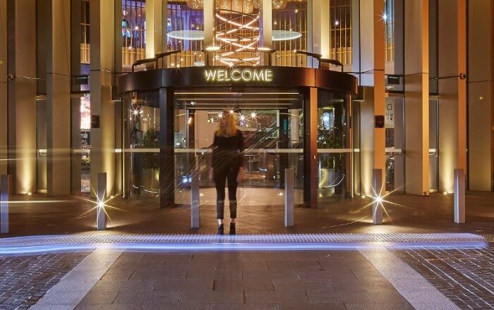 Large scale battery storage systems